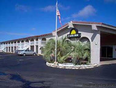 Days Inn By Wyndham San Antonio Lytle Extérieur photo