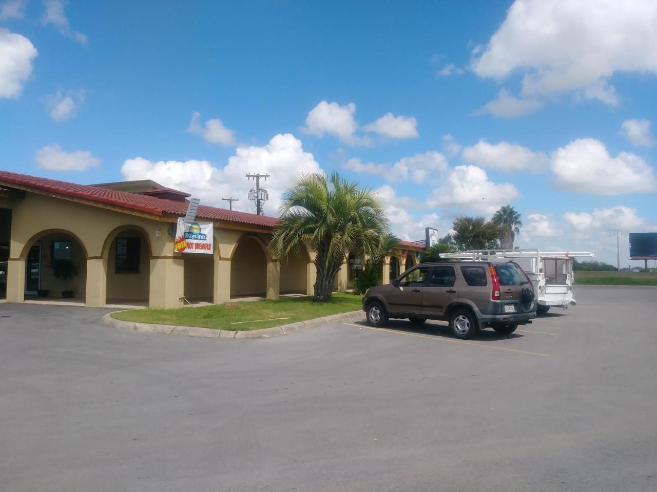 Days Inn By Wyndham San Antonio Lytle Extérieur photo