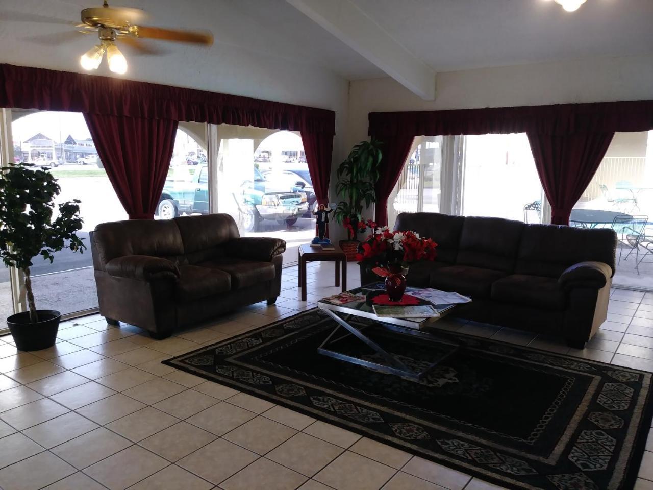 Days Inn By Wyndham San Antonio Lytle Extérieur photo